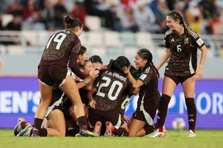RABAT, MOROCCO - NOVEMBER 08: Players of Mexico celebrate after Evelin of Brazil (not pictured) scores her sides own goal during the FIFA U-17 Women's World Cup Morocco 2025: Match for Third Place match between Brazil and Mexico on November 08, 2025 in Rabat, Morocco.  (Photo by Jonathan Moscrop - FIFA/FIFA via Getty Images)