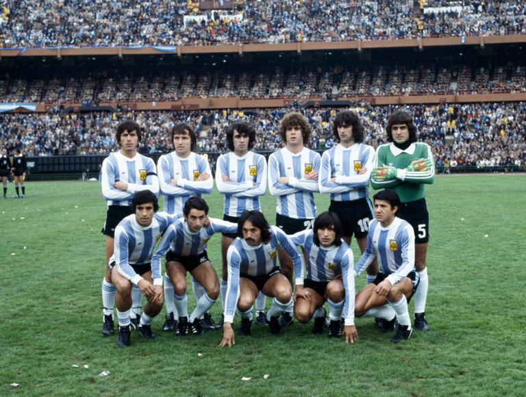 The Argentina team pose for photographers prior to the FIFA World Cup Final between Argentina and Holland at the Estadio Monumental in Buenos Aires, 25th June 1978. Argentina won 3-1 after extra-time. Back row (left-right): Daniel Passarella, Daniel Bertoni, Jorge Olguin, Alberto Tarantini, Mario Kempes, Ubaldo Fillol. Front row: Americo Gallego, Osvaldo Ardiles, Leopoldo Luque, Oscar Ortiz, Luis Galvan. (Photo by Paul Popper/Popperfoto via Getty Images/Getty Images)
