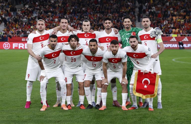 SEVILLE, SPAIN - NOVEMBER 18: Players of Turkiye pose for a team photo prior to the FIFA World Cup 2026 qualifier match between Spain and Turkiye at Estadio de La Cartuja in Seville, Spain, on November 18, 2025. (Photo by Burak Akbulut/Anadolu via Getty Images)